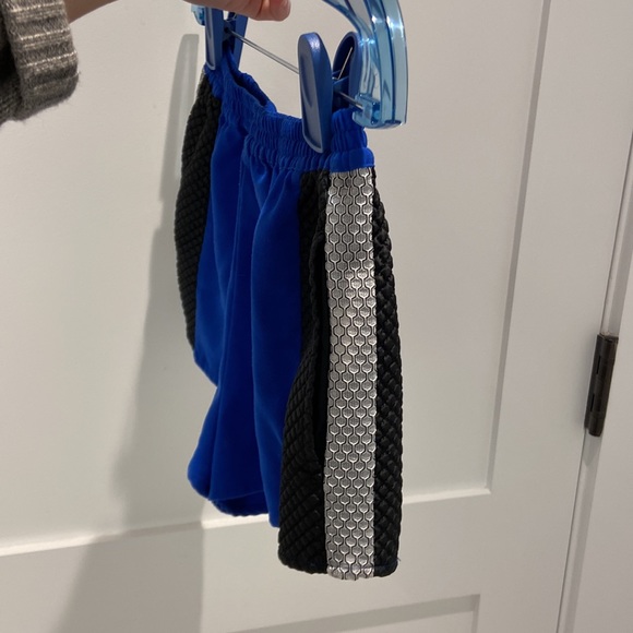 Women’s athleisure shorts - Picture 5 of 5